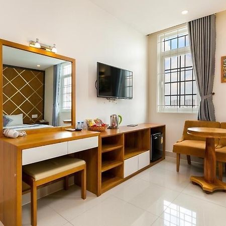 Khach San Thien Cung Hotel Хошимин Екстериор снимка