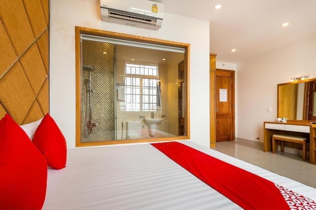 Khach San Thien Cung Hotel Хошимин Екстериор снимка