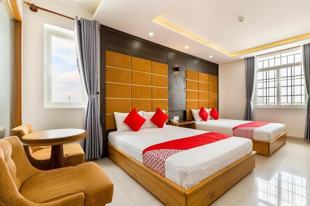 Khach San Thien Cung Hotel Хошимин Екстериор снимка